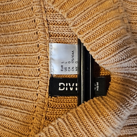 HM divided off shoulder knit - Picture 2 of 3